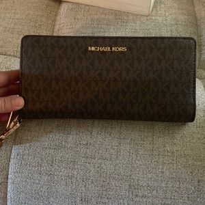 New with tags MK logo brown wallet authentic
